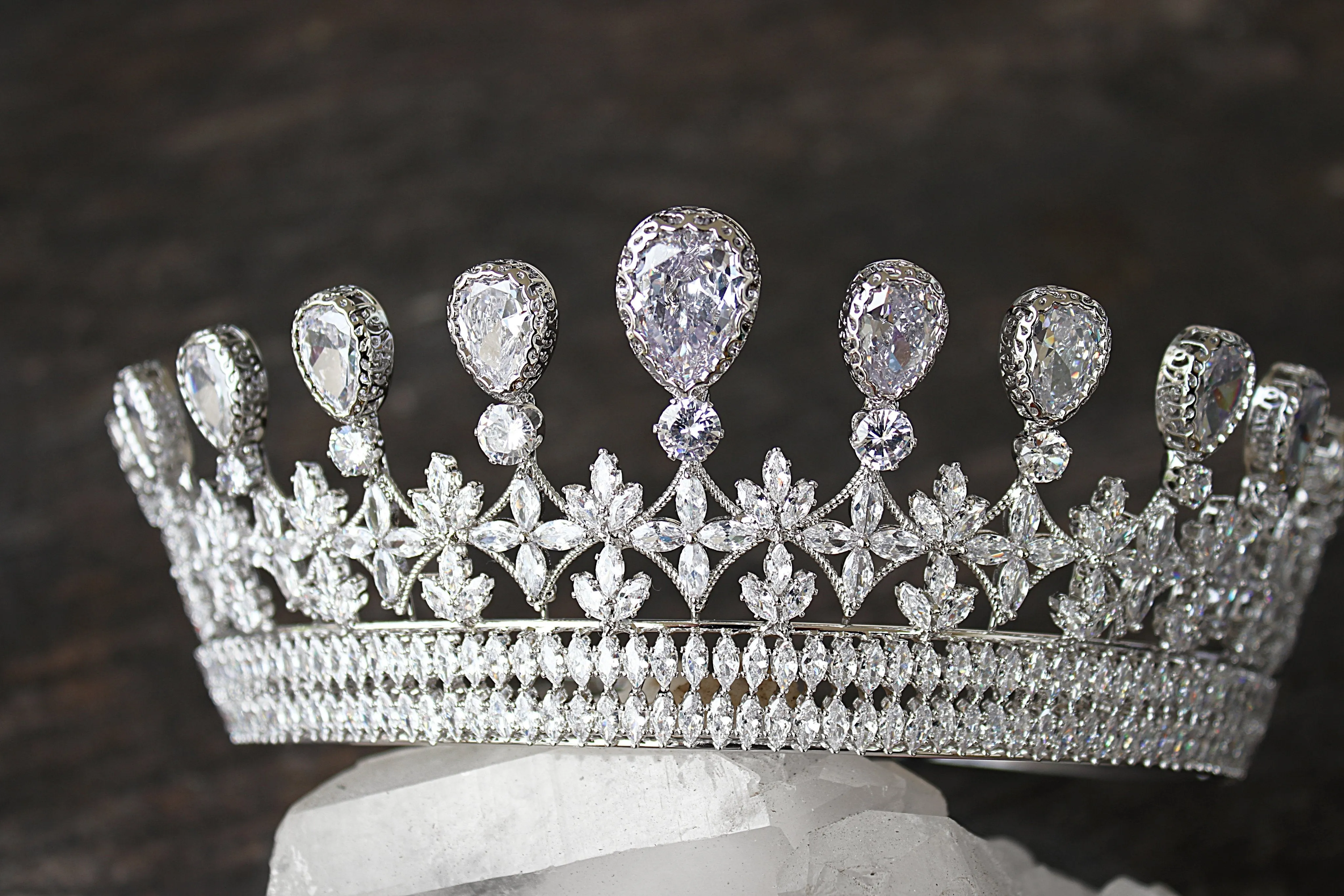 DELLA Wedding Crown