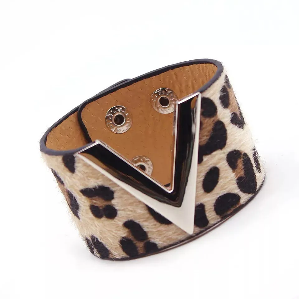 Individual woman's wide bracelet bracelet