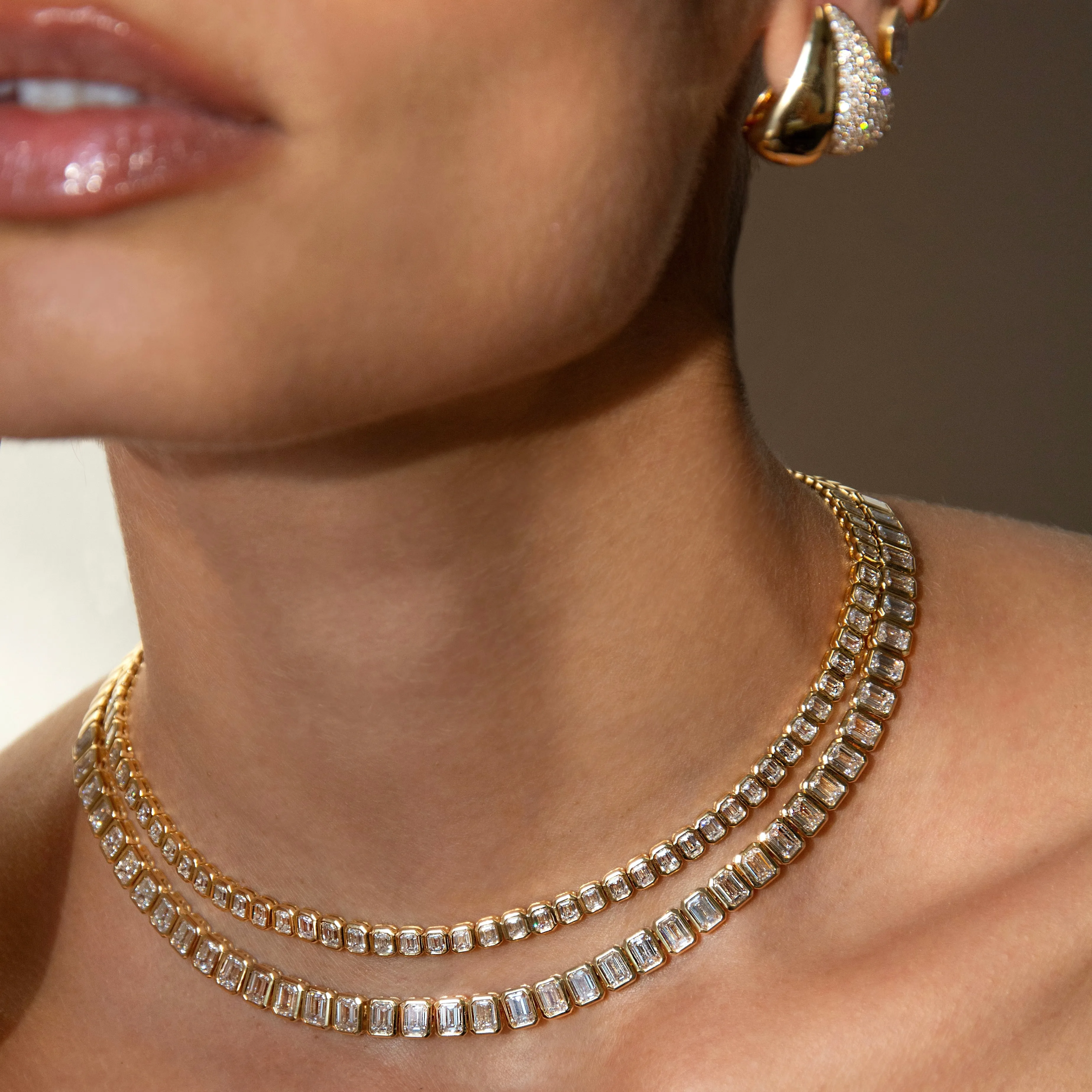 LARGE EMERALD CUT BEZEL DIAMOND CHOKER