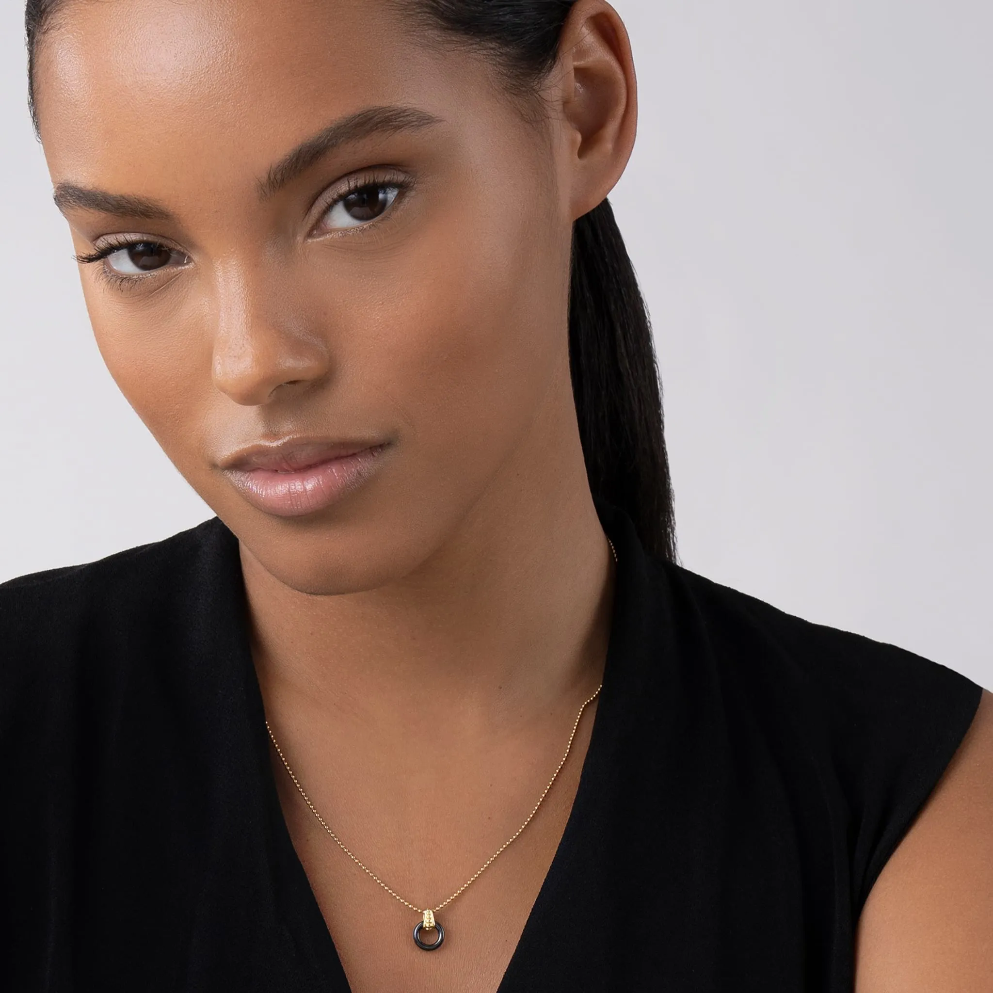 Meridian 18K Gold Black Ceramic Circle Pendant Necklace