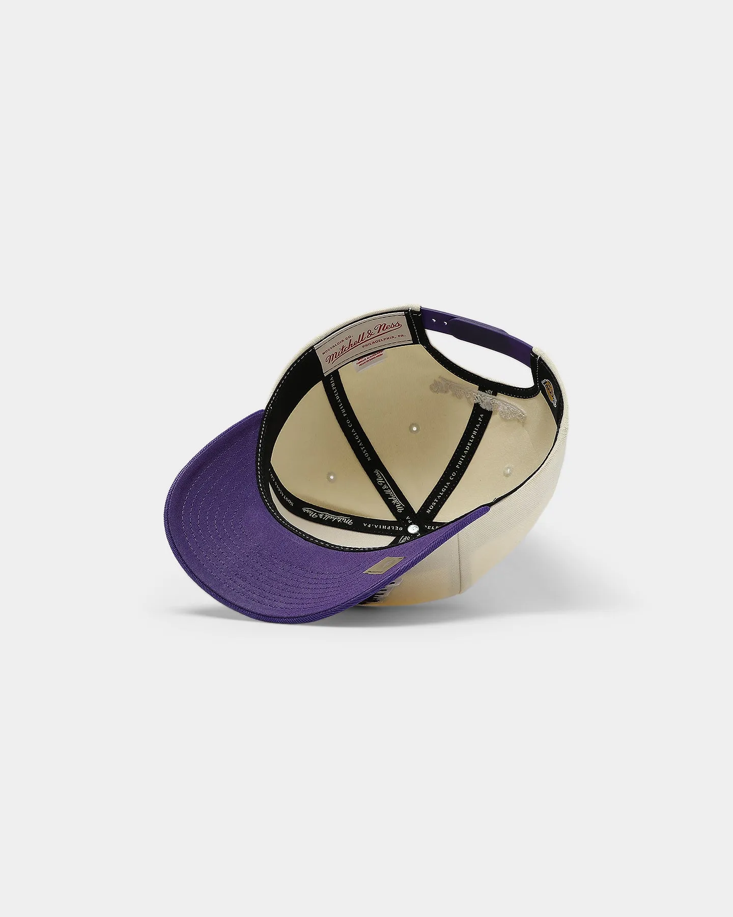 Mitchell & Ness Los Angeles Lakers Pro Crown Snapback Off White/Purple