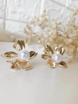 Pearl Blossom Earring