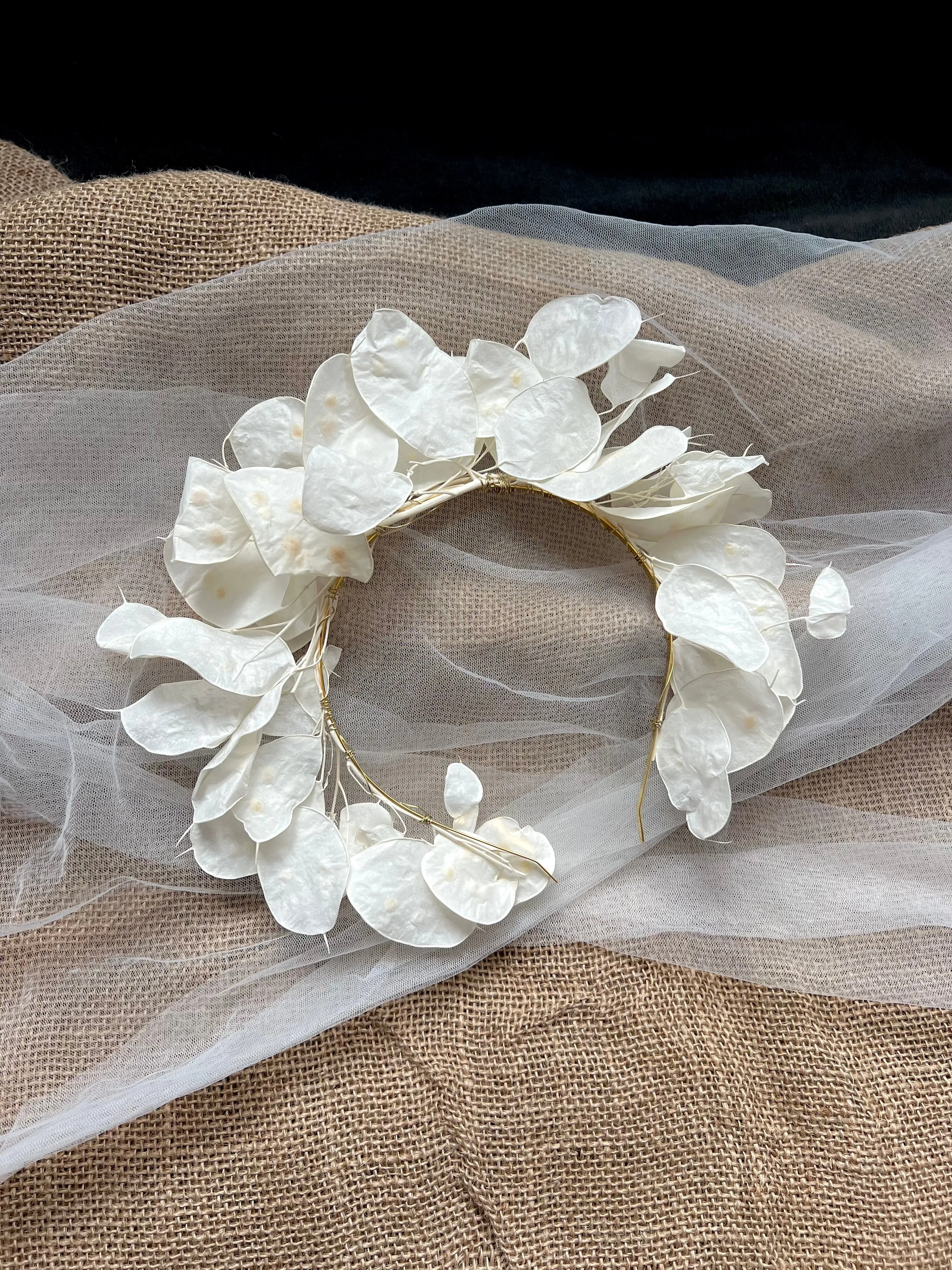 Preserved Lunaria Headpiece, Dried Lunaria Bridal Headdress, White Floral Tiara for Brides, Unique Bridal Hair Accessories in Ivory