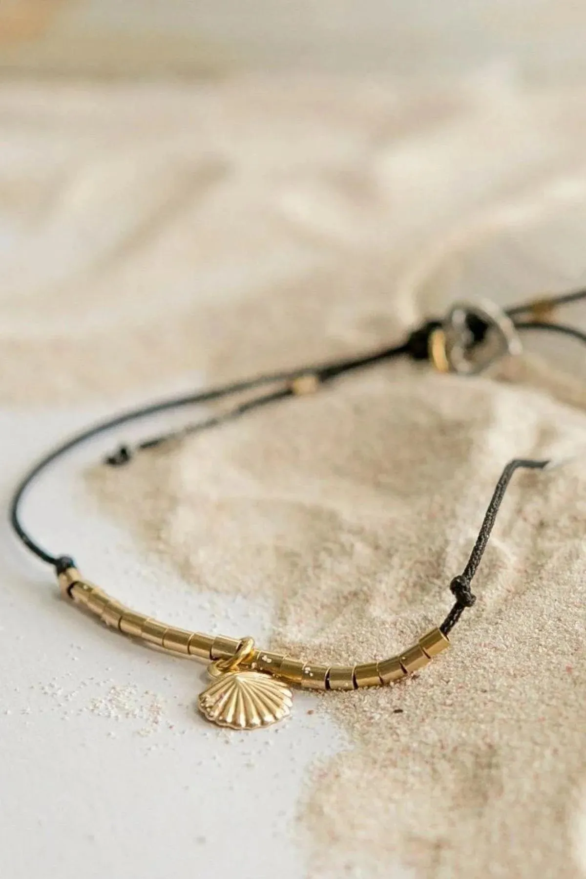 Si Simple Gold Filled Shell Bracelet