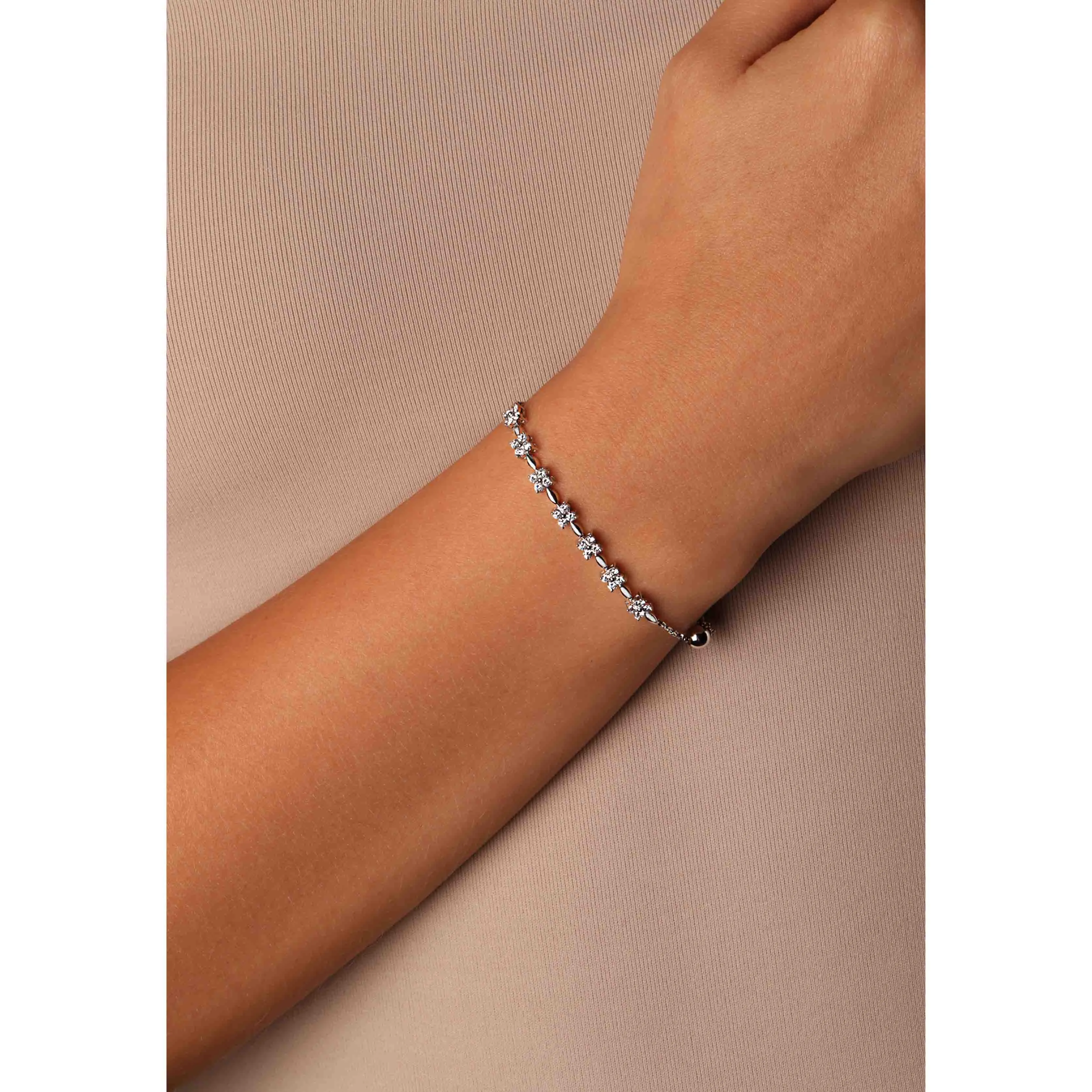 Solitaire Round Diamond Bracelet