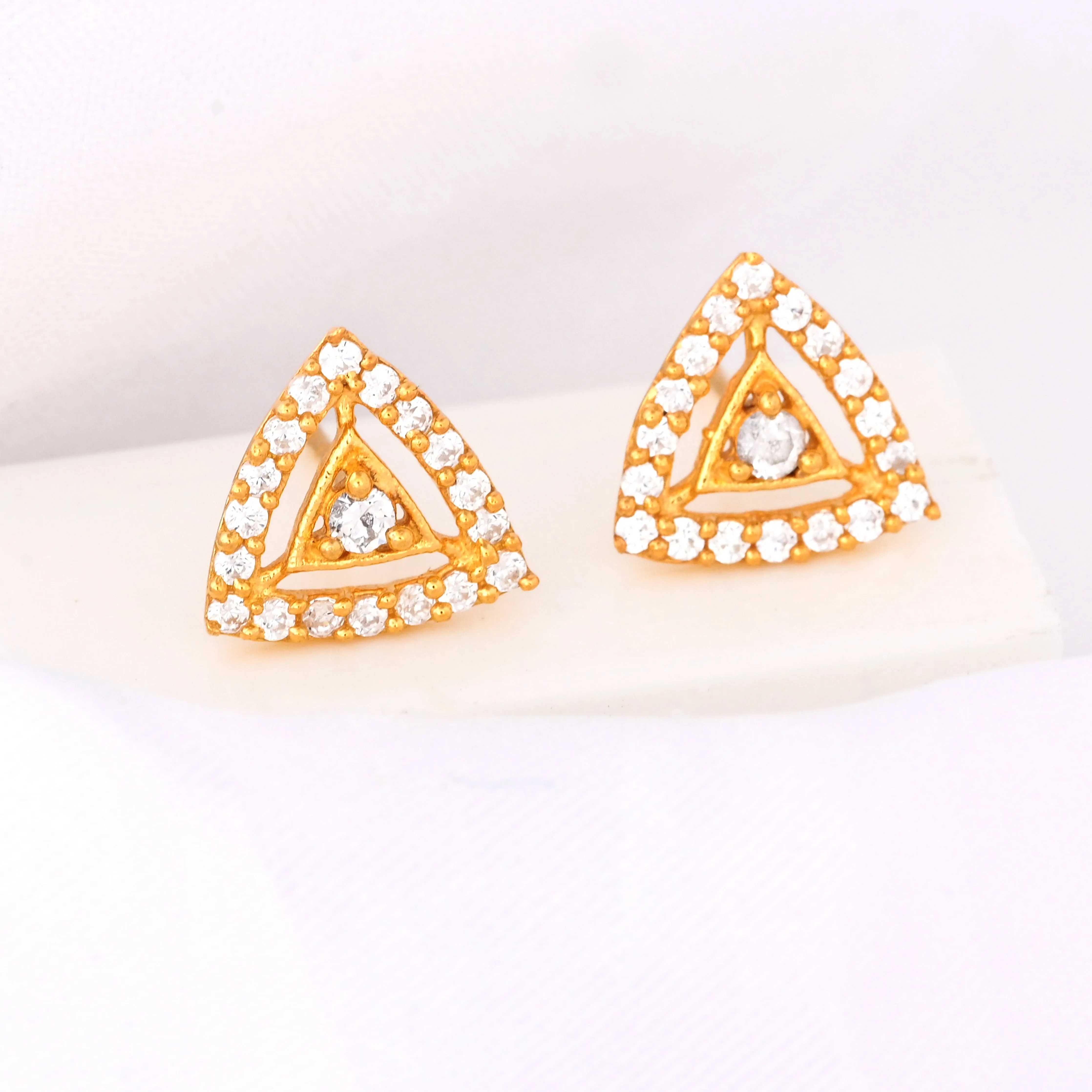 Sparkly Diamond Stud Earrings Lightweight Geometric Earrings