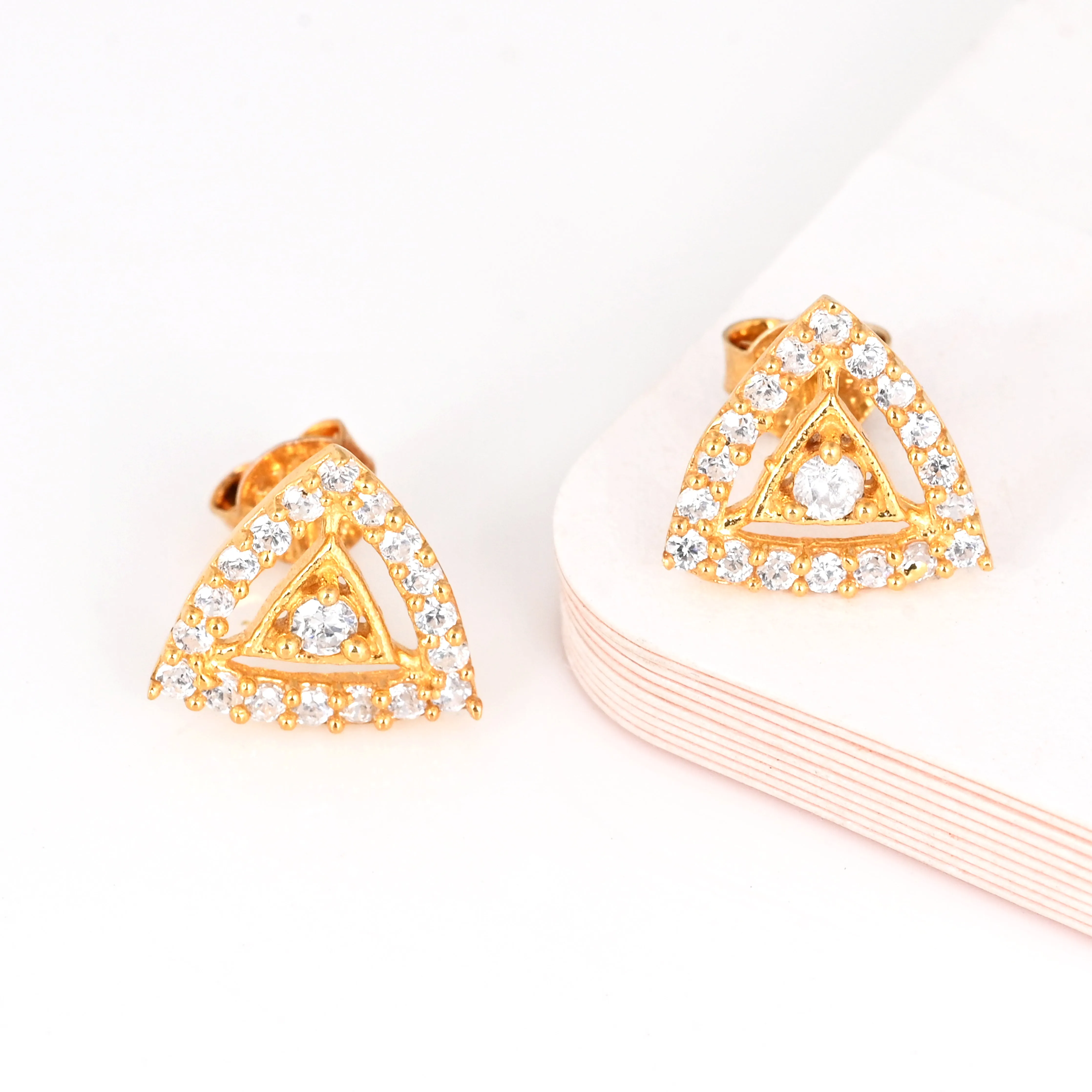 Sparkly Diamond Stud Earrings Lightweight Geometric Earrings