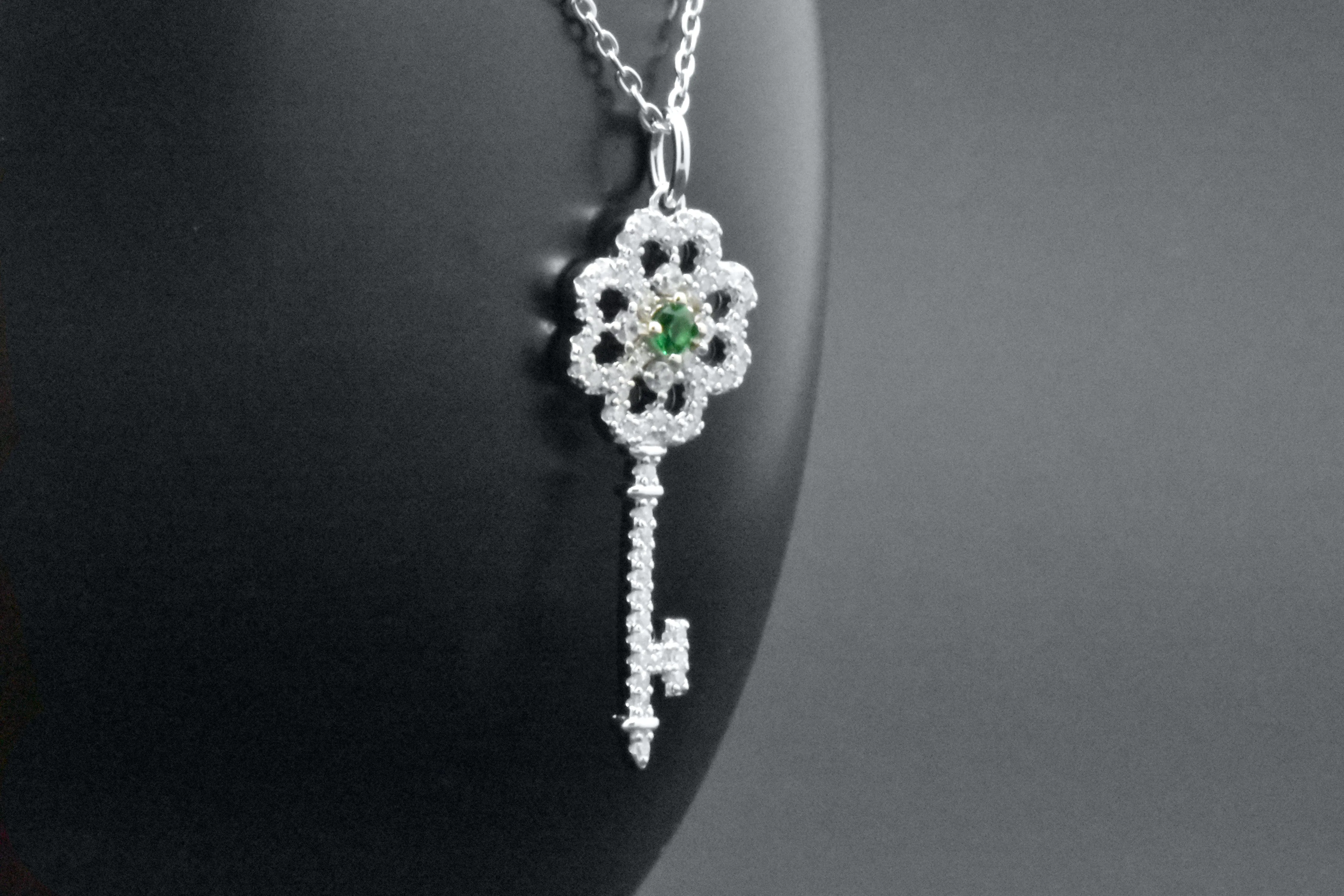 Sterling Silver Created Green Emerald Clover Heart Key Pendant 17-in Necklace