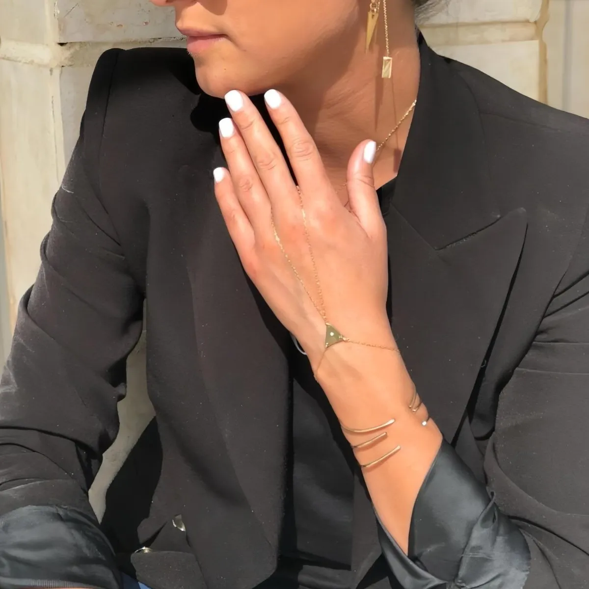 Traingle finger bracelet