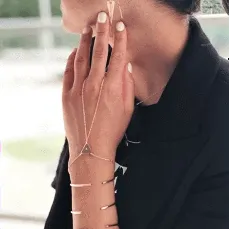 Traingle finger bracelet